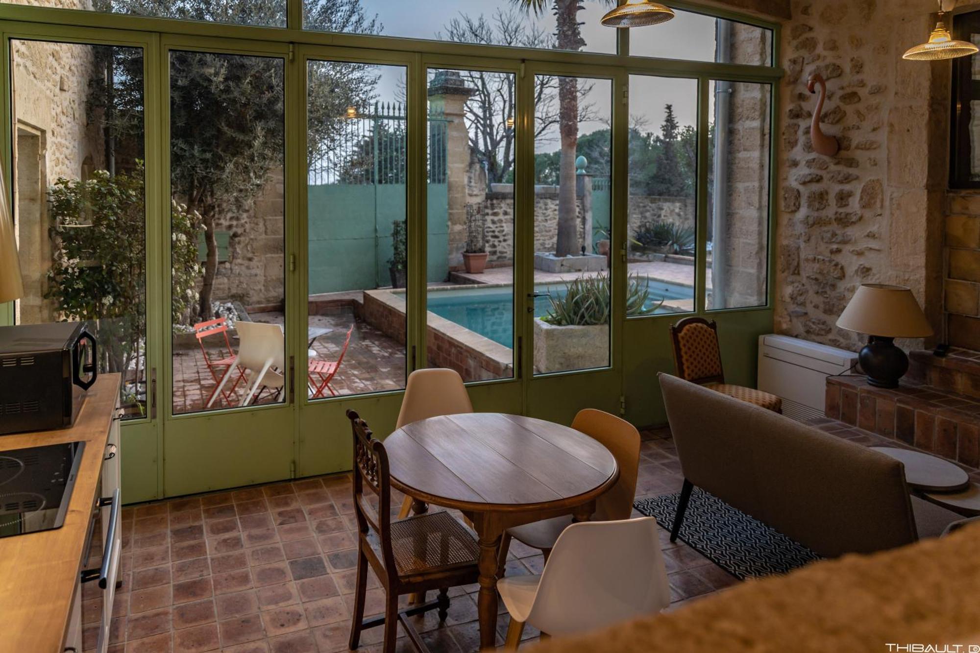 La Demeure Bed And Breakfast Aubais Bagian luar foto