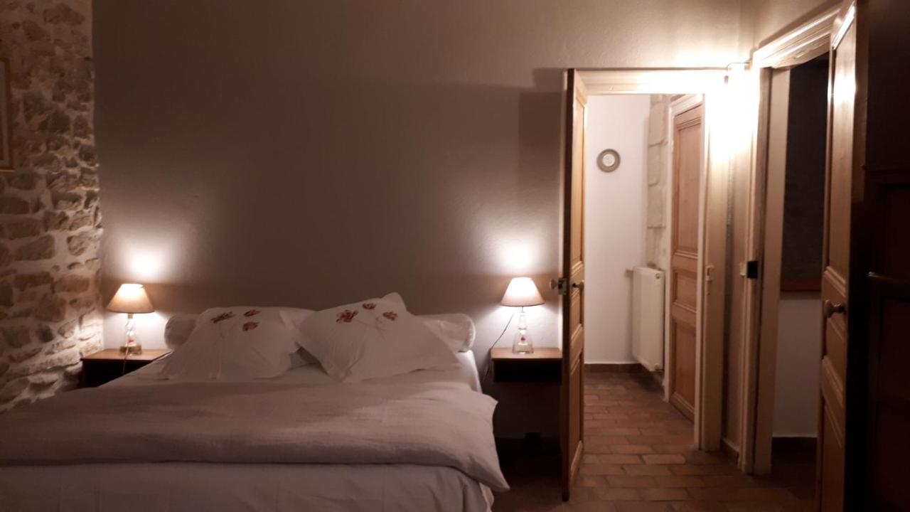 La Demeure Bed And Breakfast Aubais Bagian luar foto