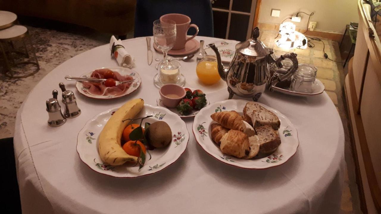 La Demeure Bed And Breakfast Aubais Bagian luar foto