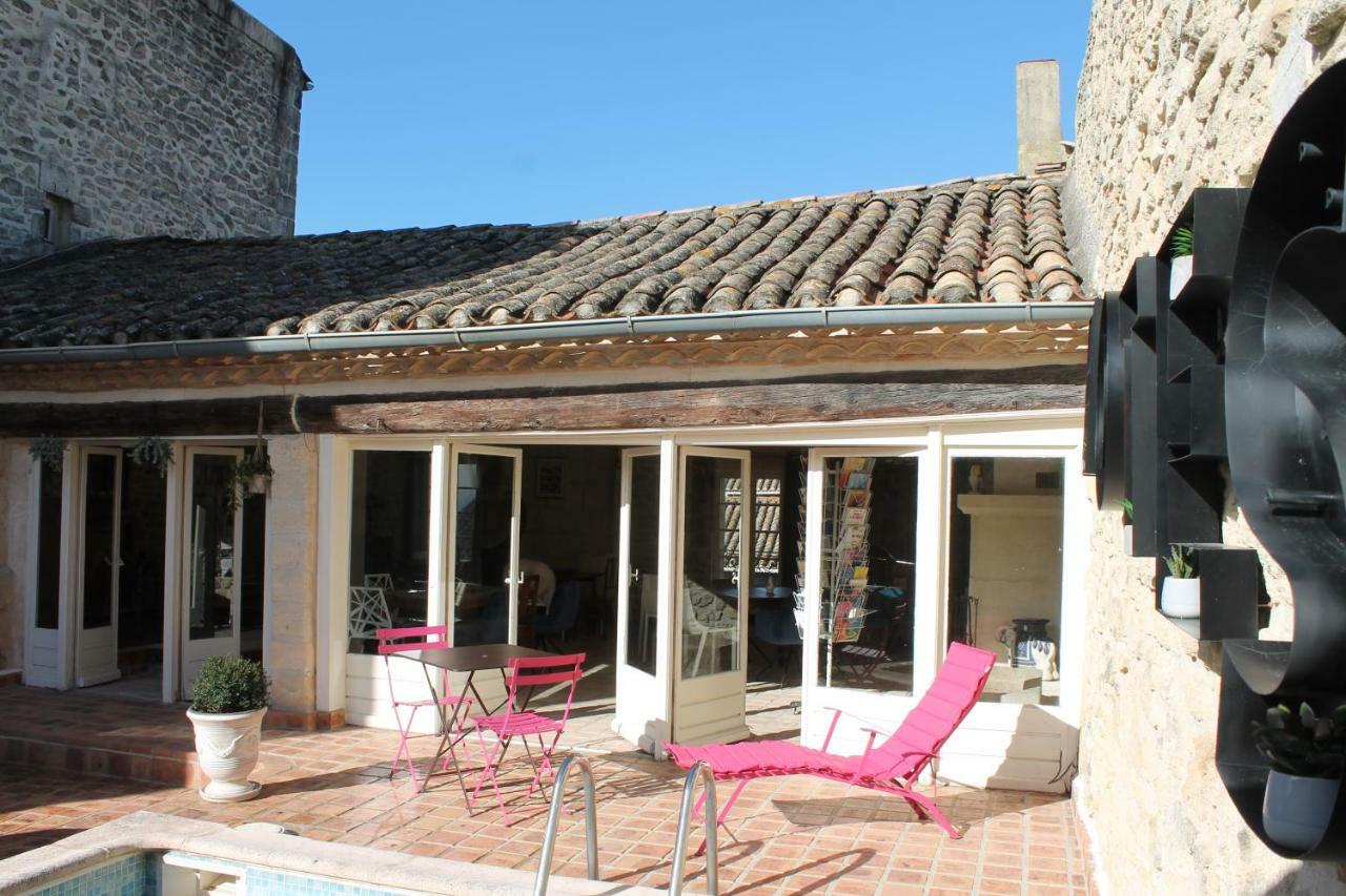 La Demeure Bed And Breakfast Aubais Bagian luar foto