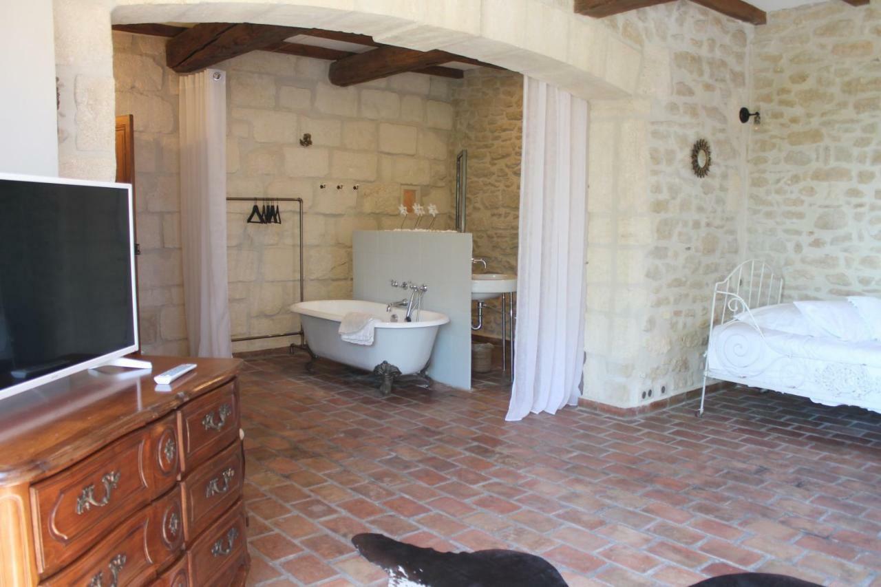 La Demeure Bed And Breakfast Aubais Bagian luar foto