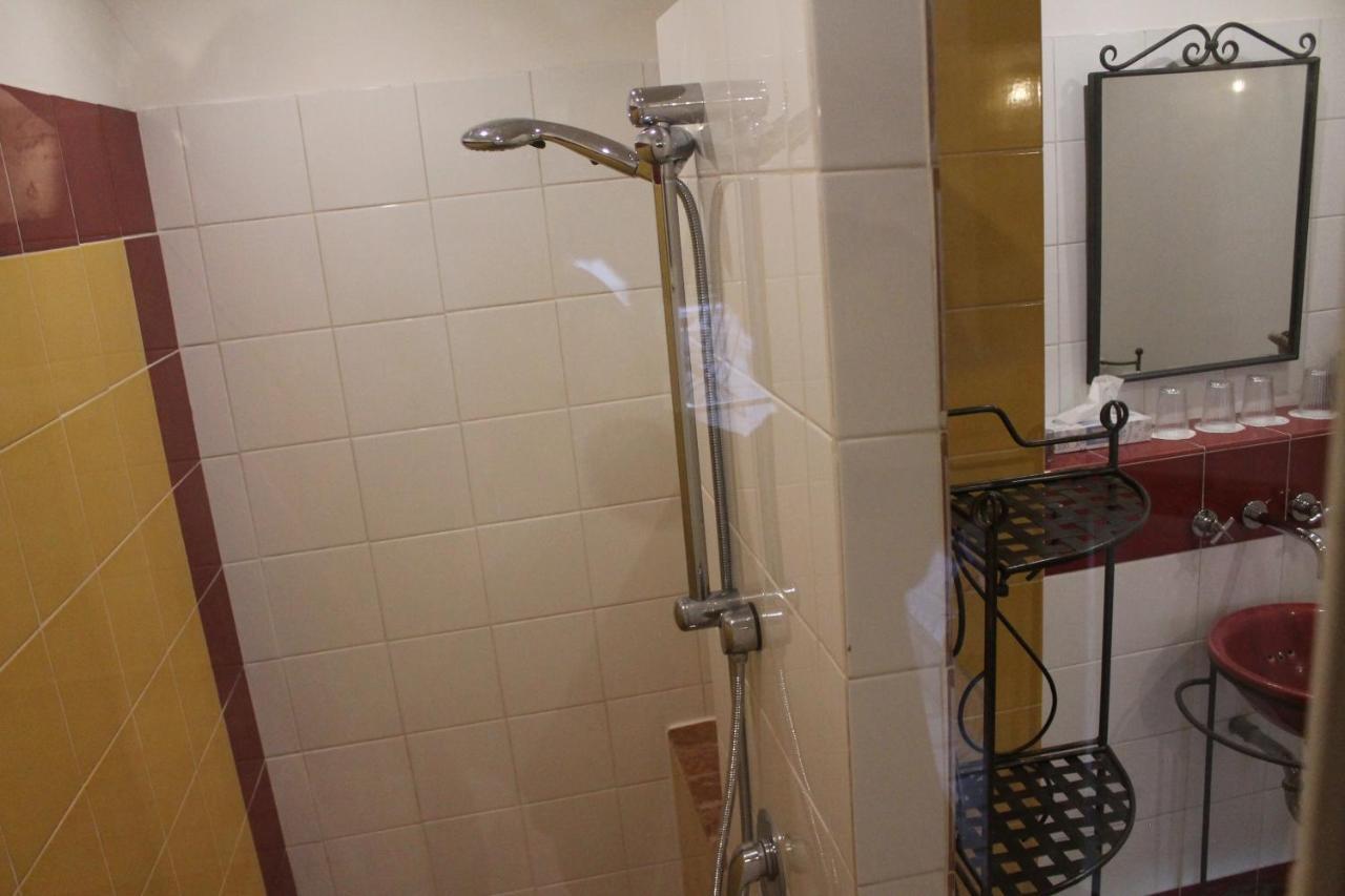 La Demeure Bed And Breakfast Aubais Bagian luar foto